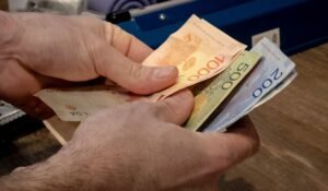 Noviembre llega con aumentos en transporte, salud y educación: el impacto en el bolsillo